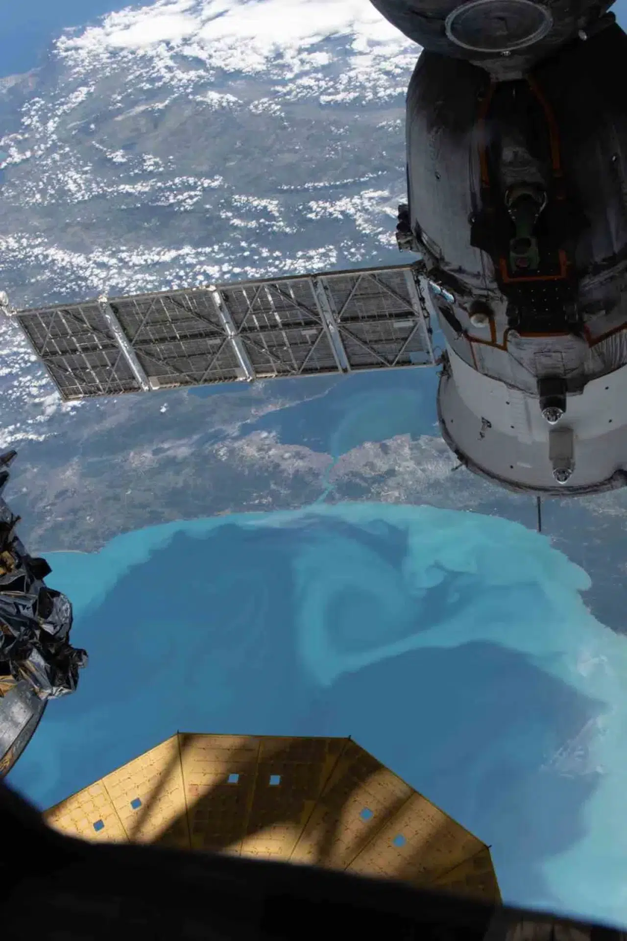 NASA uydularından İstanbul Boğazı'ndaki turkuaz renk değişimi