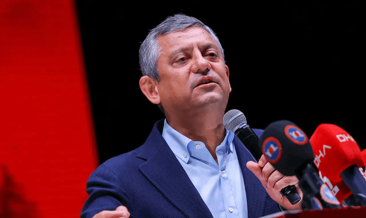 Özgür Özel, YENİ Parti'nin doğuşunu İtalyan basınına anlattı