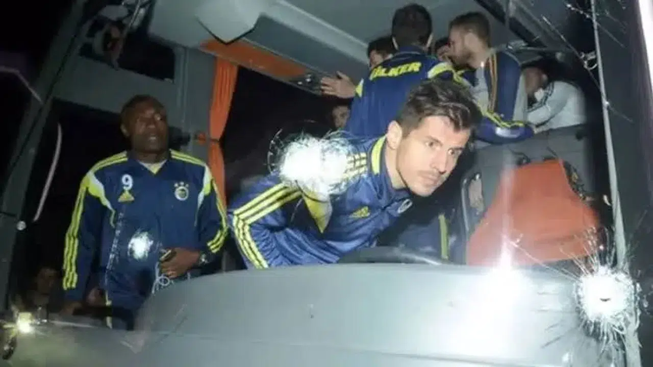 Fenerbahçe otobüsüne saldırı soruşturmasında 4 şüpheli adliyeye sevk edildi