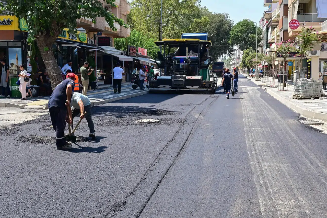 Salihli’nin Şüheda Caddesi Baştan Aşağı Yenileniyor