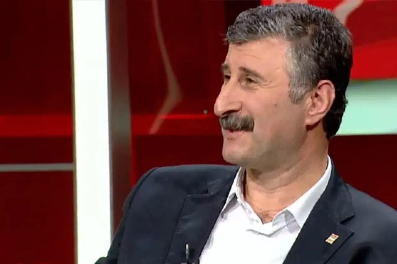 Alper Taş: "İktidar Bir Oyun Tezgahlıyor, Özgür Özel Akıllı Bir Taktikle Bozdu"