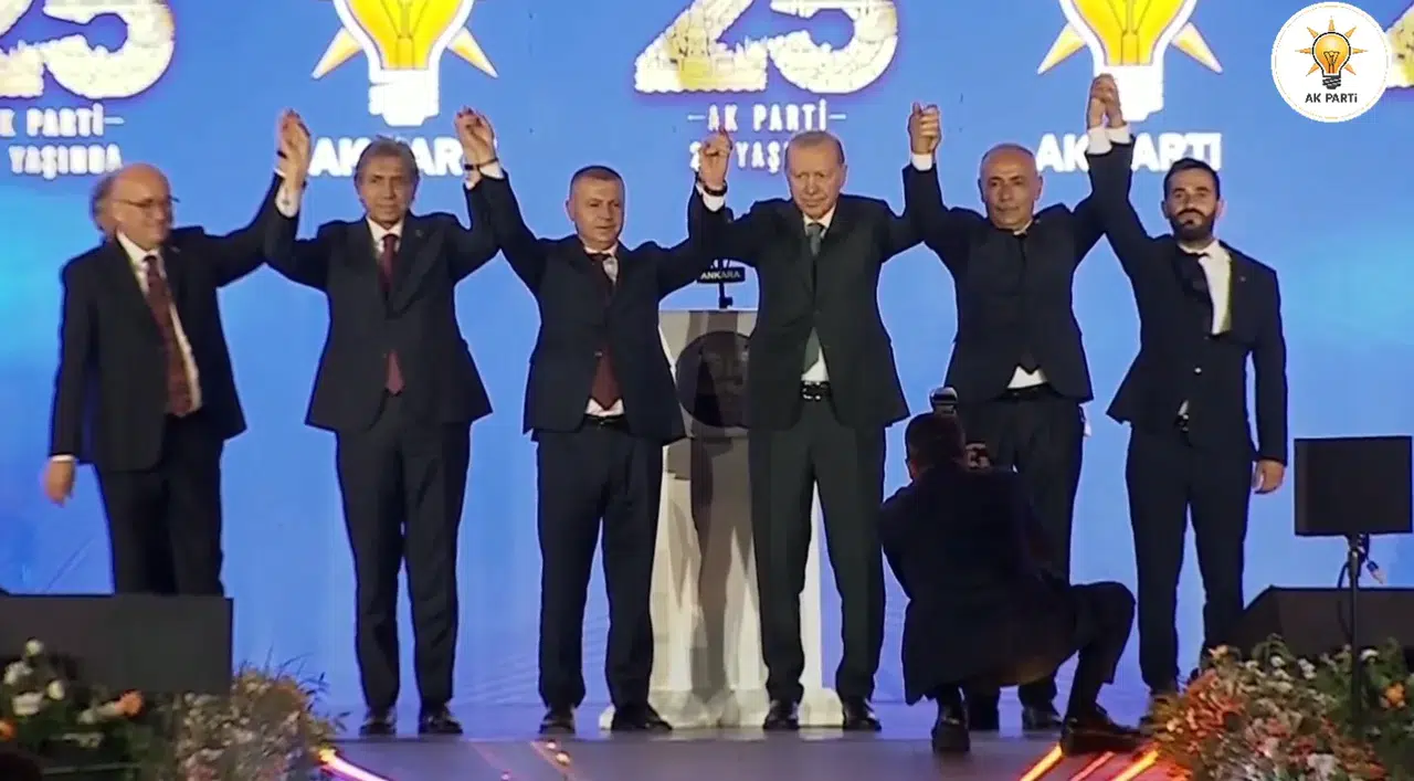 AK Parti'ye katılan Saim Zileli kimdir?