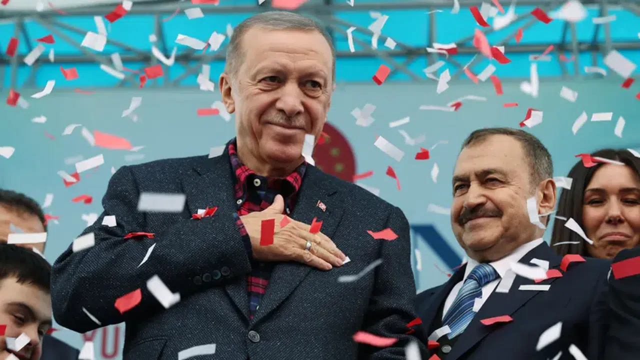 Eski Bakan Veysel Eroğlu anlattı: Kapatma davasında AYM üyesine 'evlatlıktan ret' baskısı