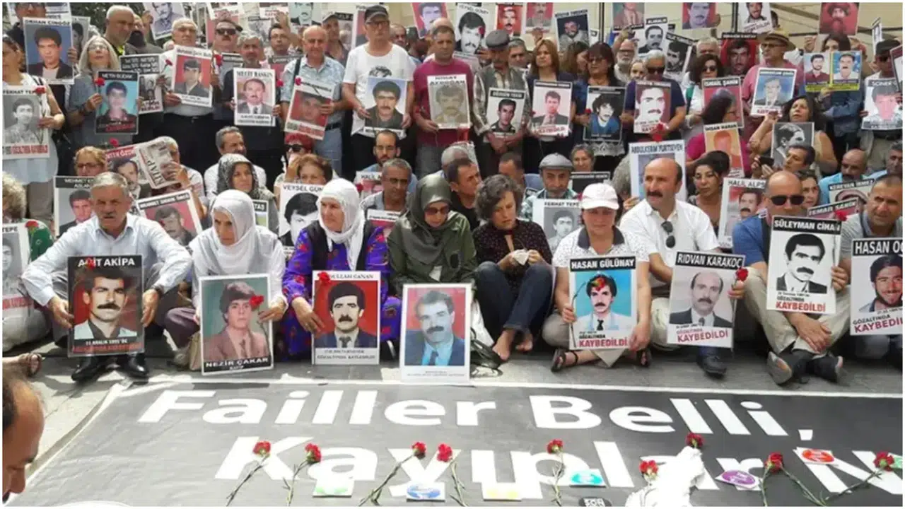 Abdulhamit Gül'den çerçeve yasa için birlik mesajı: Diyarbakır Anneleri, Cumartesi Anneleri, Barış Anneleri kazanacak