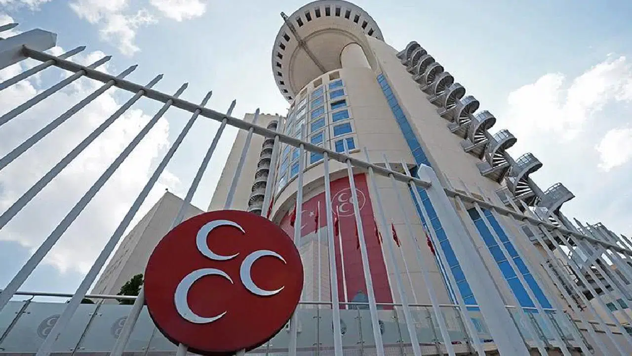 MHP'nin çerçeve yasa teklifinde tek fire İzzet Ulvi Yönter oldu