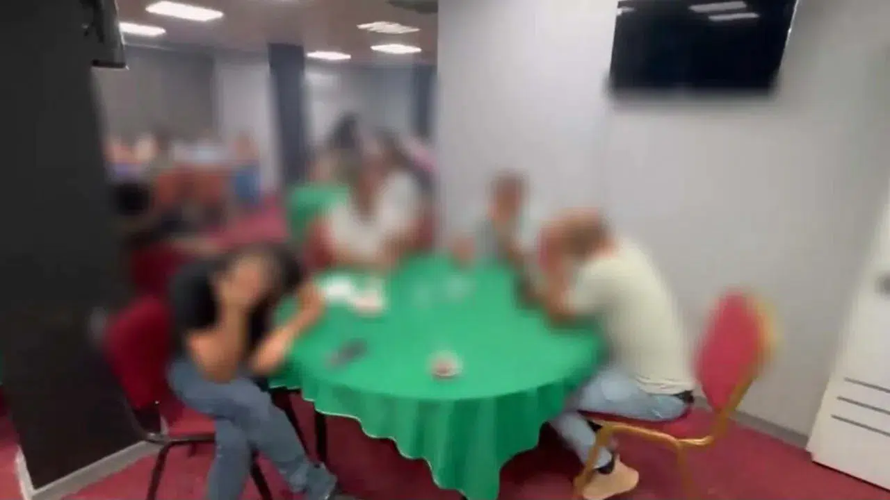 Manisa'da düğün salonu kumarhanesinde gizli oda detayı