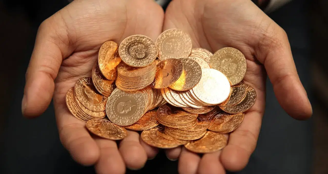 Goldman Sachs'tan yeni altın tahmini: Ons fiyatı için 4 bin 900 dolar hedefi