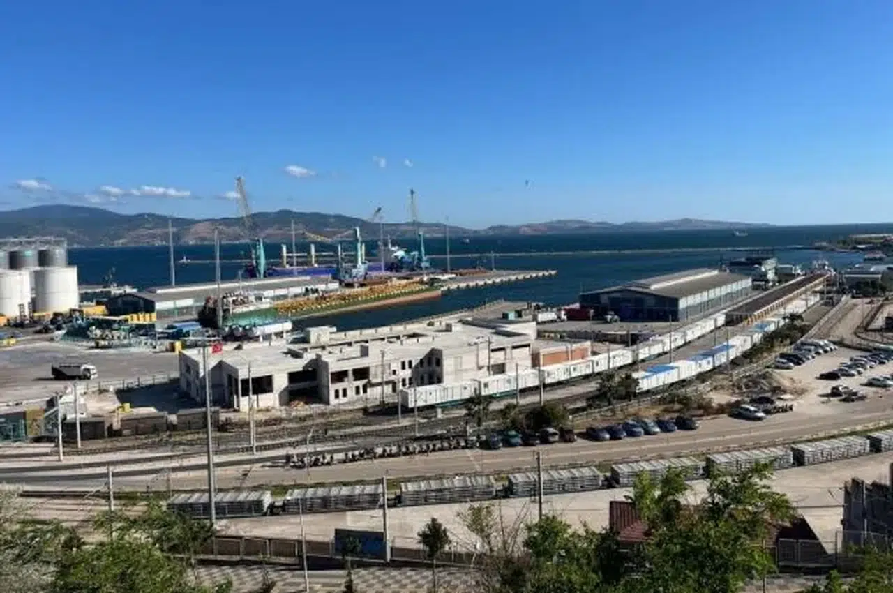 İzmir Limanı’nda tahıl gemisi trafiği durma noktasına geldi