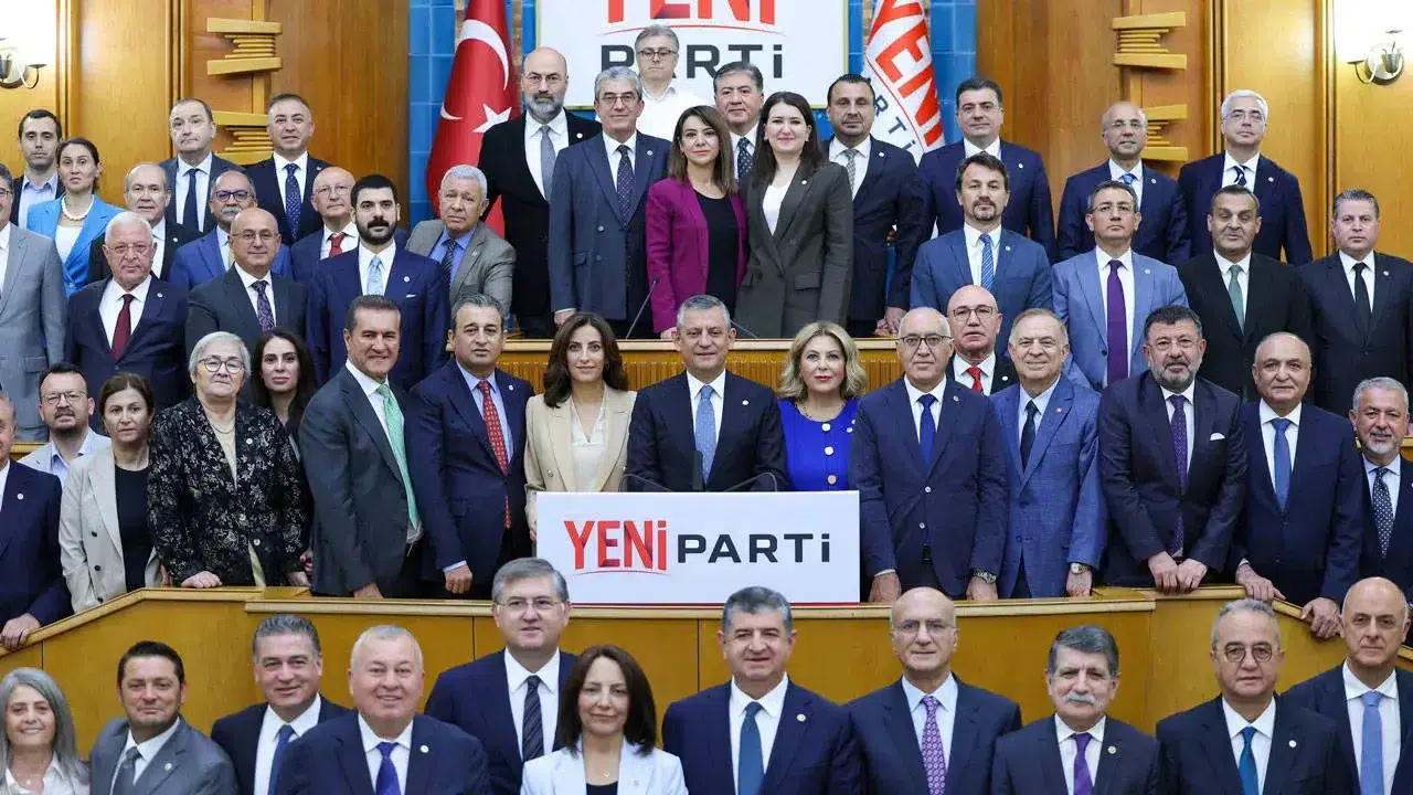 Yeni Parti milletvekillerinden Özgür Özel'e tam destek bildirisi