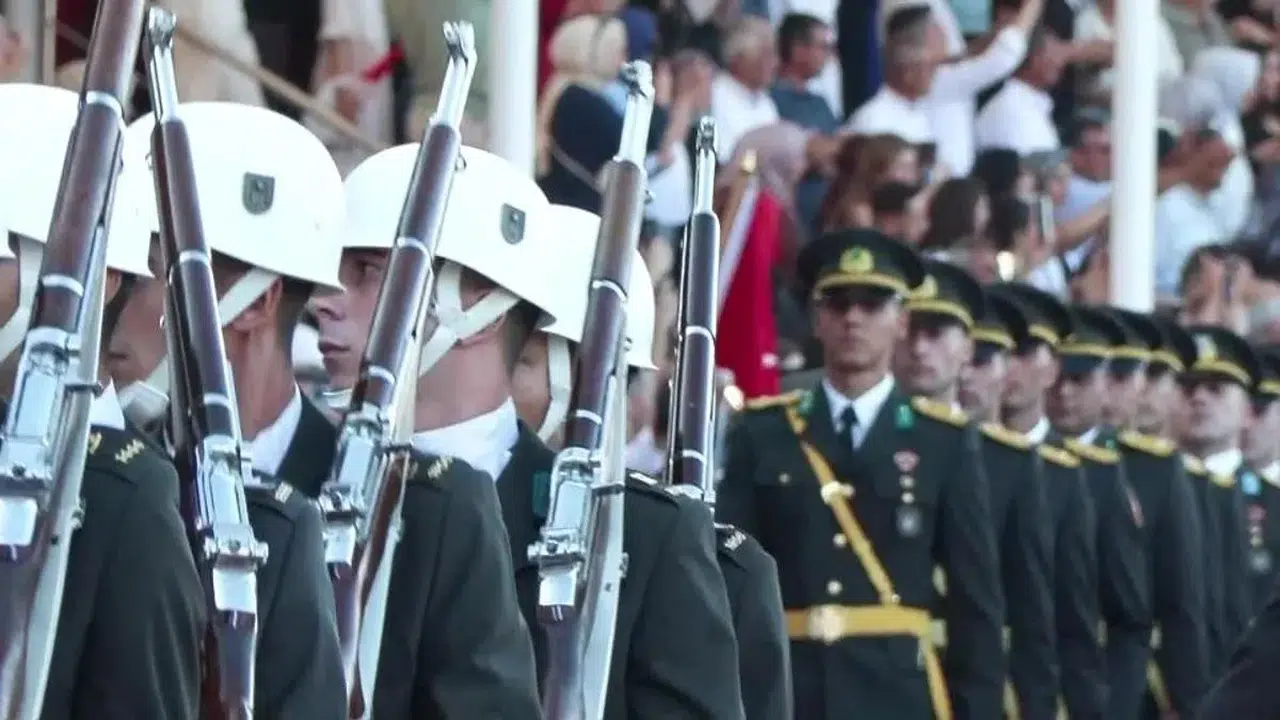 Yüksek Askeri Şura'da komutanların terfi ve atama kararları görüşülecek