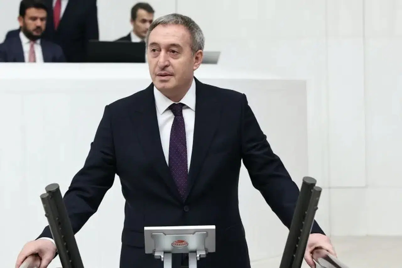 Dem Parti Eş Genel Başkanı Bakırhan, hastanedeki Mehdi Zana'yı ziyaret etti