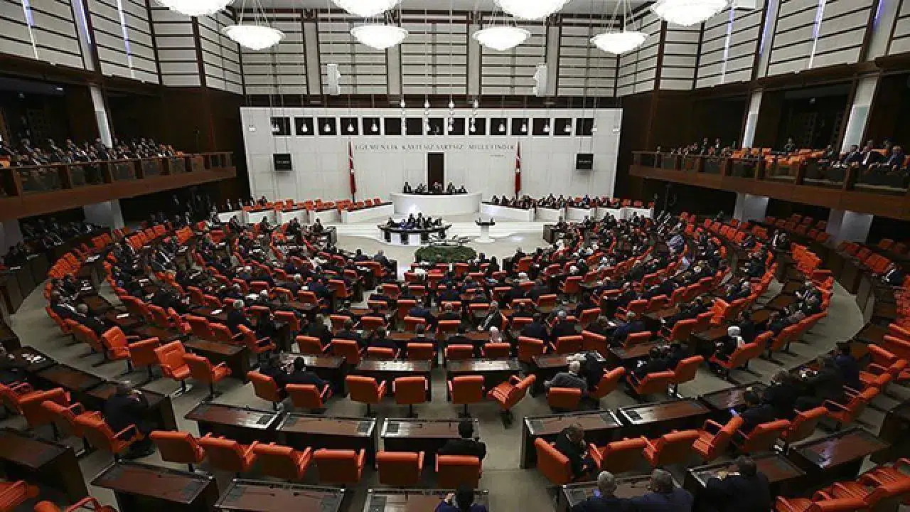 Meclis 'Terörsüz Türkiye' sürecinin çerçeve yasasını 468 oyla kabul etti