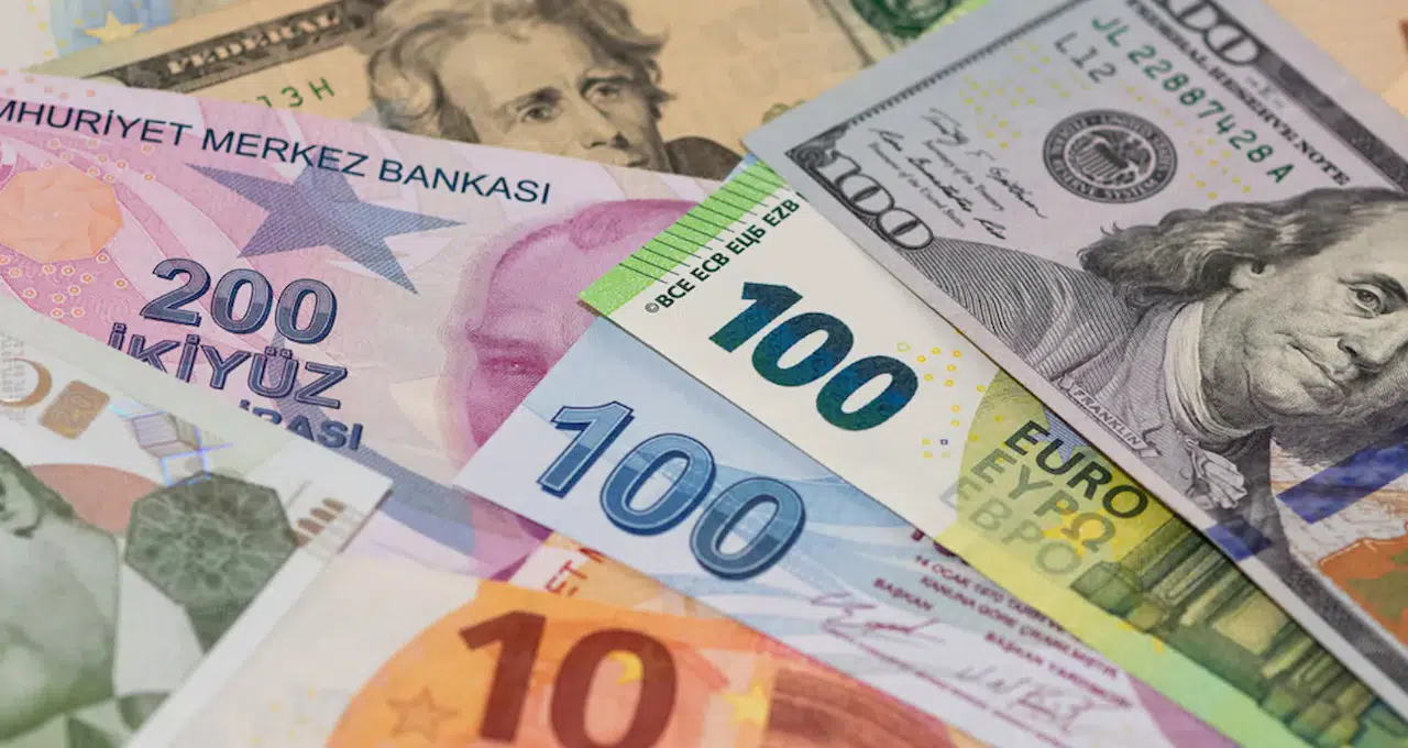 Dolar/TL coştu gidiyor: Bir rekor daha geldi