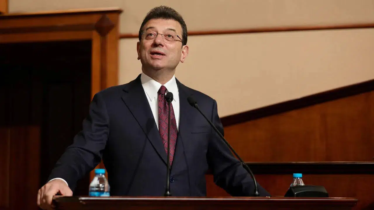 Ekrem İmamoğlu Yeni Parti'nin İstanbul'daki ilk üyesi oldu