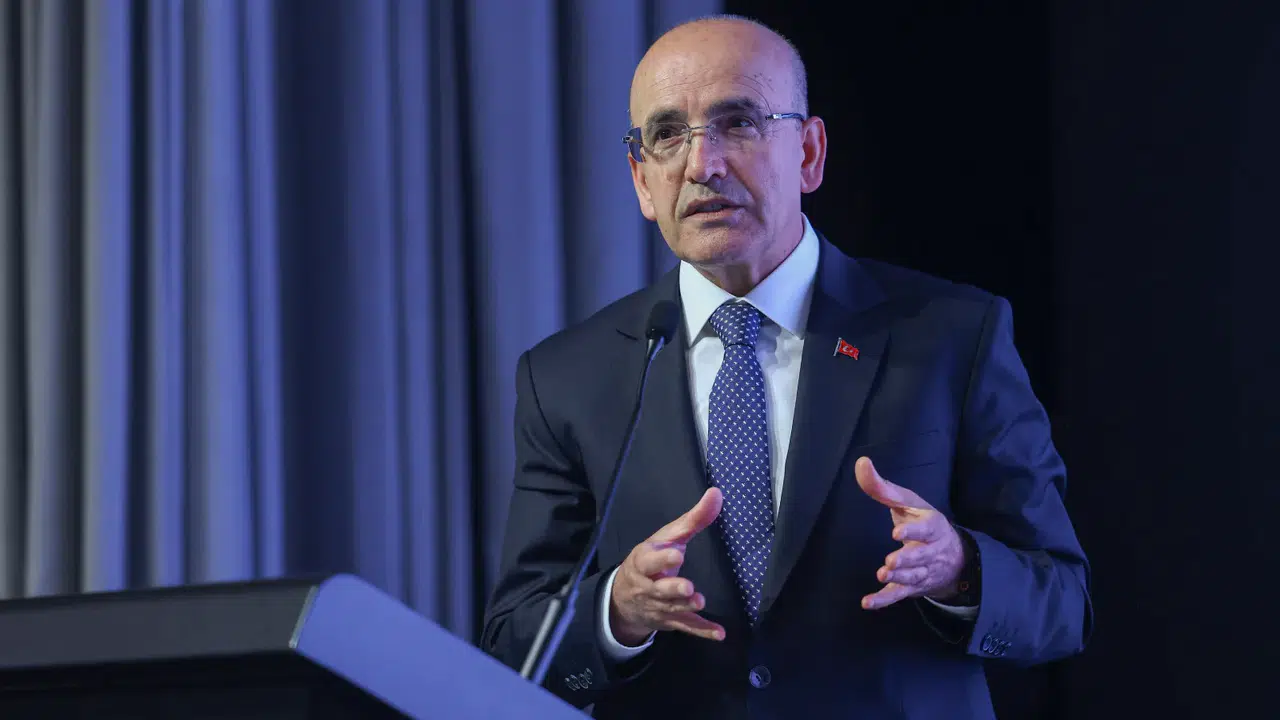 Mehmet Şimşek'ten enflasyon mesajı: Hizmet enflasyonunda katılık azalıyor