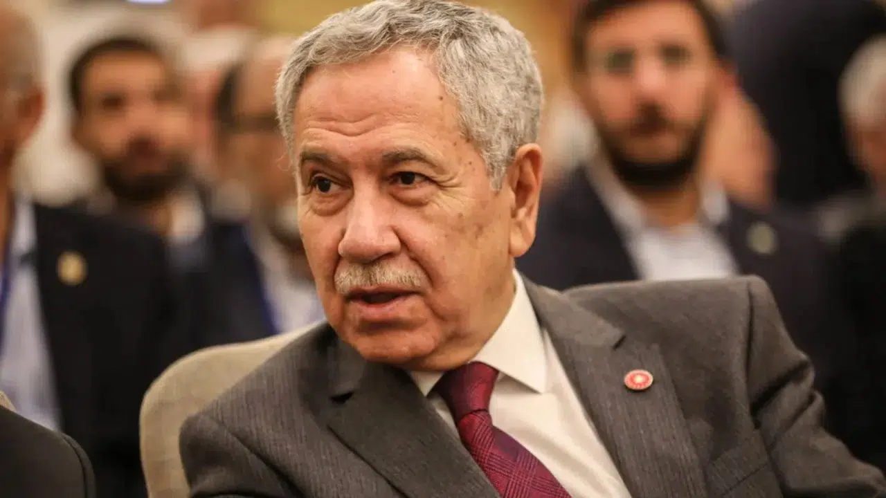 Bülent Arınç, Erkan Mumcu’nun FETÖ iddialarına sert yanıt verdi