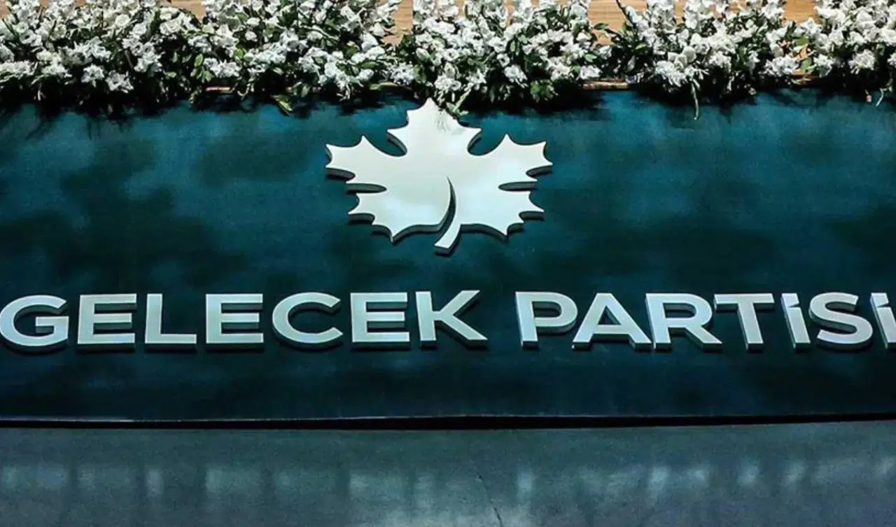 Gelecek Partisi delegelerin oylarıyla resmen feshedildi
