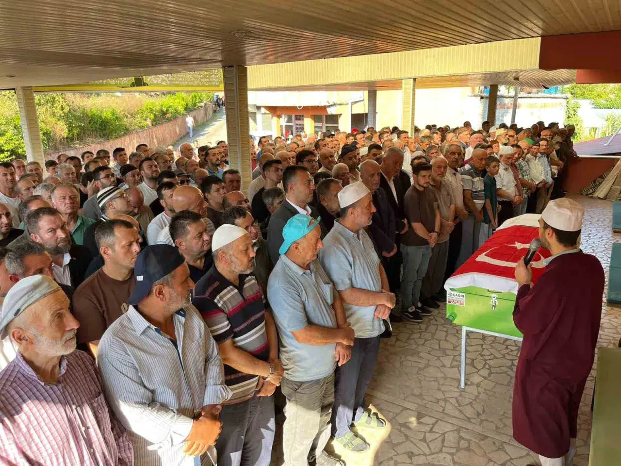 Beypazarı'ndaki maden kazasında hayatını kaybeden işçi toprağa verildi