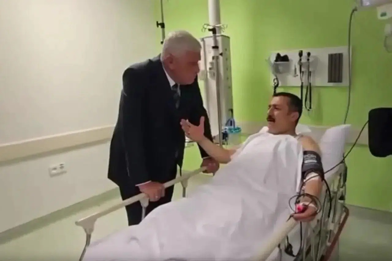 Dervişoğlu, eylemde yaralanan Türkoğlu'nu hastanede ziyaret etti