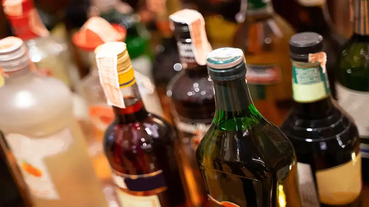 Alkol tüketimi verileri zıt bir eğilim gösterdi: Bira düştü, viski ve rakı yükseldi