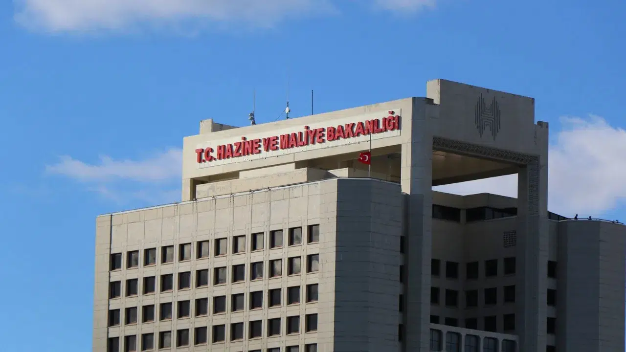 Son Dakika Atama Kararları: İşte Hazine ve Maliye'de Görevden Alınan ve Yeni Atanan İsimlerin Tam Listesi