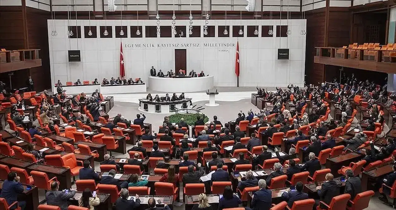 Ankara kulisleri bu iddiayla çalkalanıyor: İki vekil AK Parti ve DEM Parti'ye geçerse grup düşecek