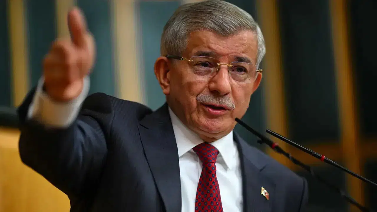Ahmet Davutoğlu 'şüpheli' sıfatıyla Ankara Adliyesi'nde ifade verecek