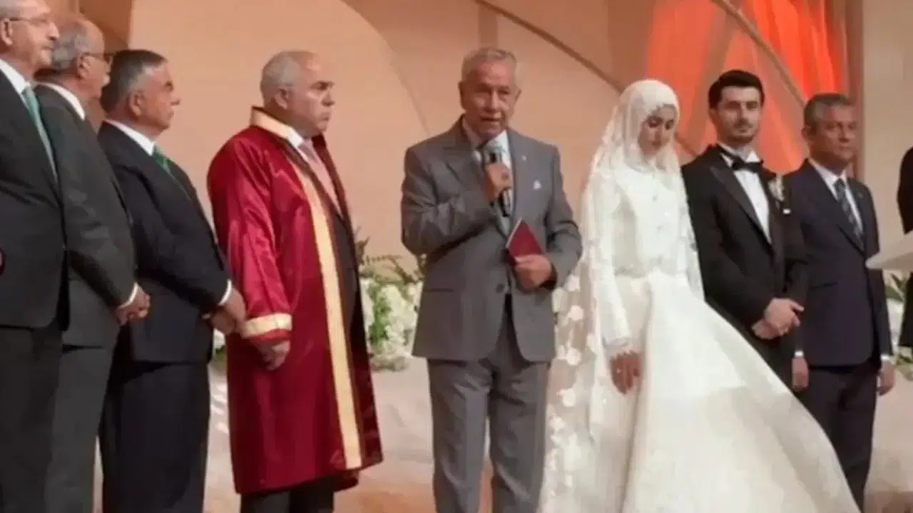 Bülent Arınç'tan nikah konuşması tepkilerine sert yanıt: Kuştüyü yataklarda yatanlar yorum yapamaz