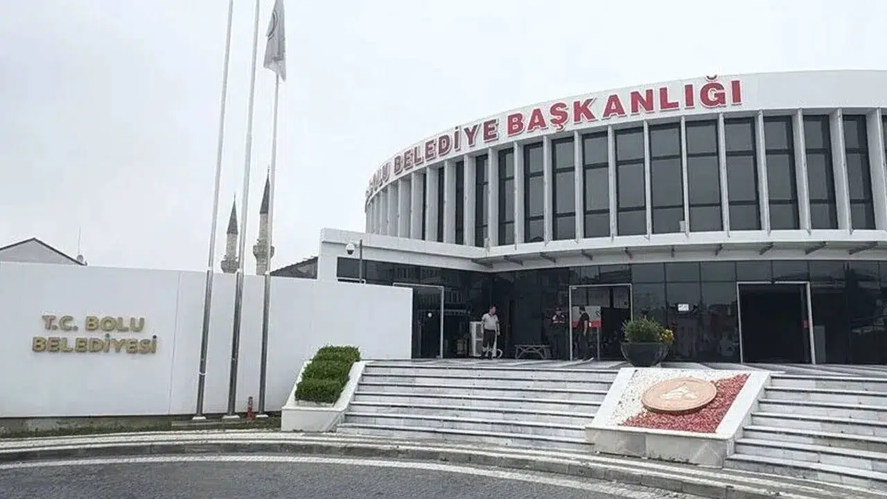 Bolu Belediyesi'nde 'hayalet araç' skandalı: 7 personel adliyeye sevk edildi
