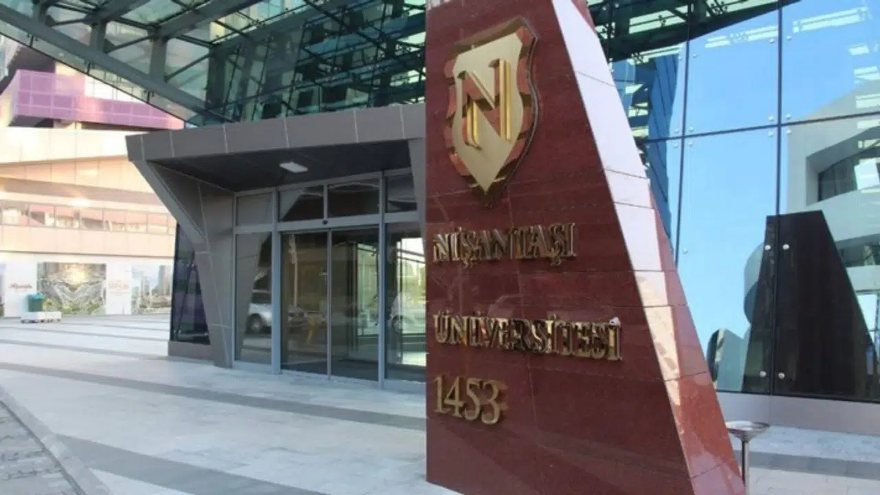 Nişantaşı Üniversitesi’nde ders programı krizi: 40 bin öğrenci kaos içinde