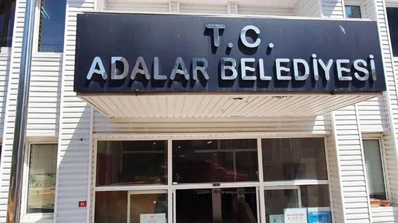 CHP,AK Partili başkanvekiline oy veren 3 üyesini ihraç istemiyle disipline sevk etti