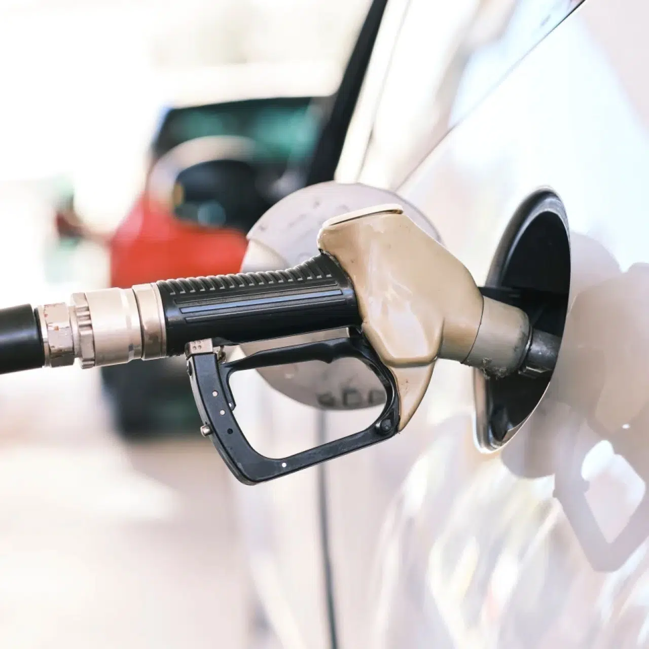 Motorine 3 liralık zam beklentisi: İzmir'de litre 100 lirayı geçebilir