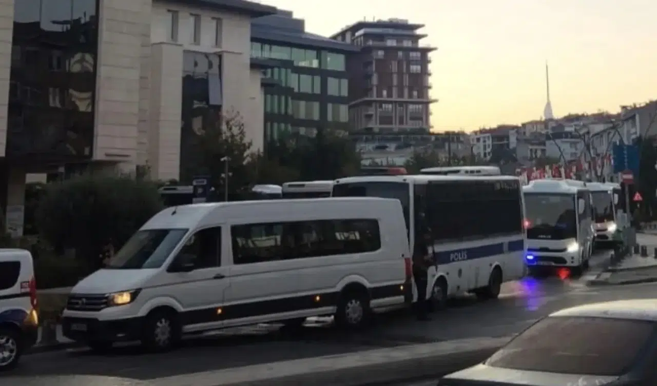 Başkanvekili seçimi öncesi Üsküdar Belediyesi polis ablukasında