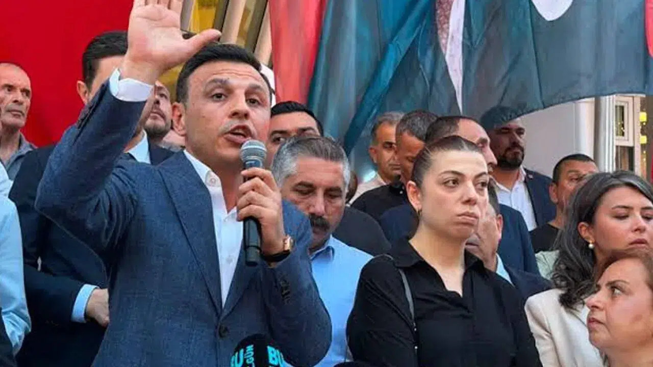 Yeni Parti İl Başkanı Çelik: Transfer edilen üyeler otelde kampta tutuldu