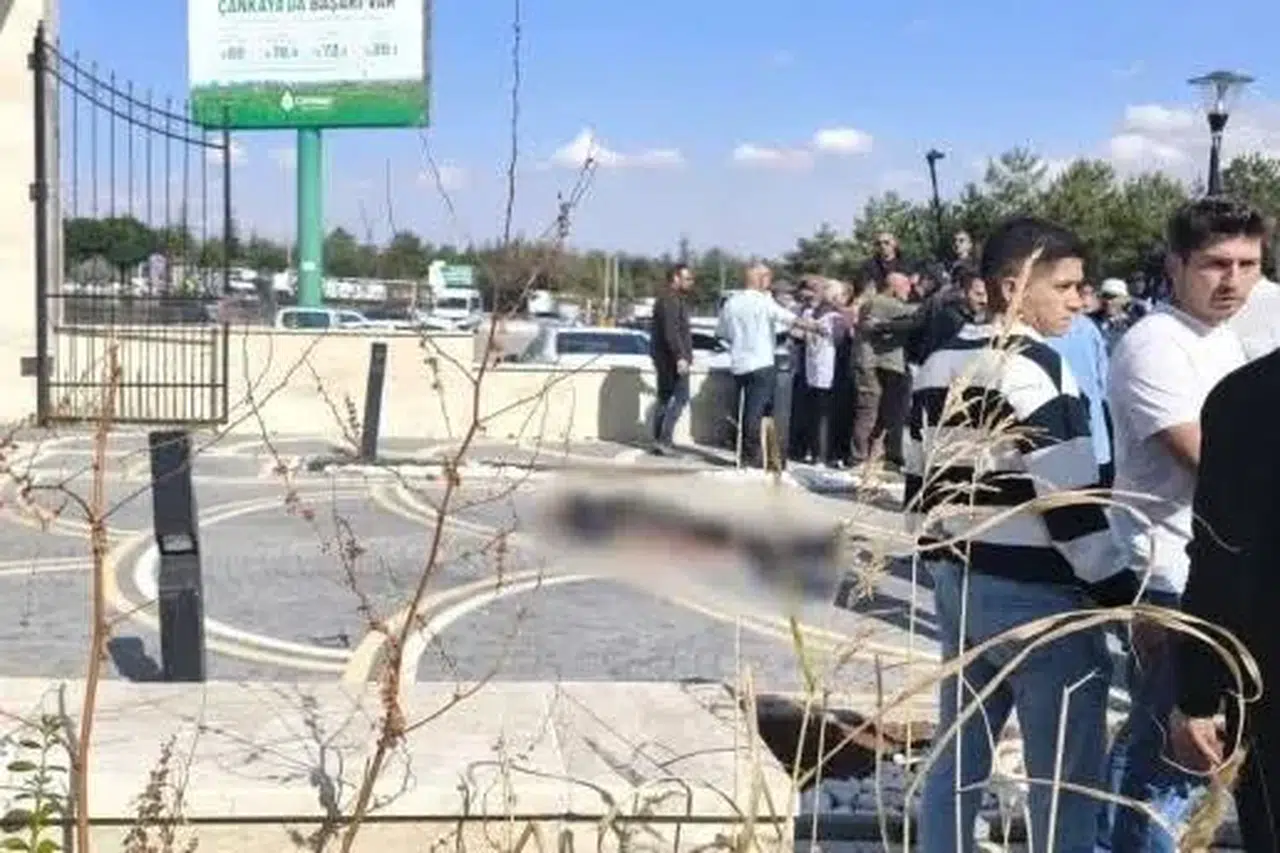 Anayasa Mahkemesi önünde eylem yapan emekli polis intihar girişiminde bulundu