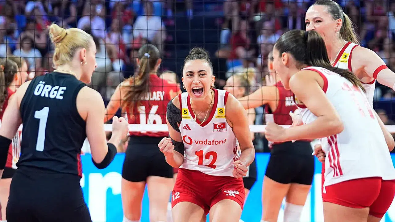 A Milli Kadın Voleybol Takımı 2026 Avrupa Şampiyonası'nda yarı finale yükseldi