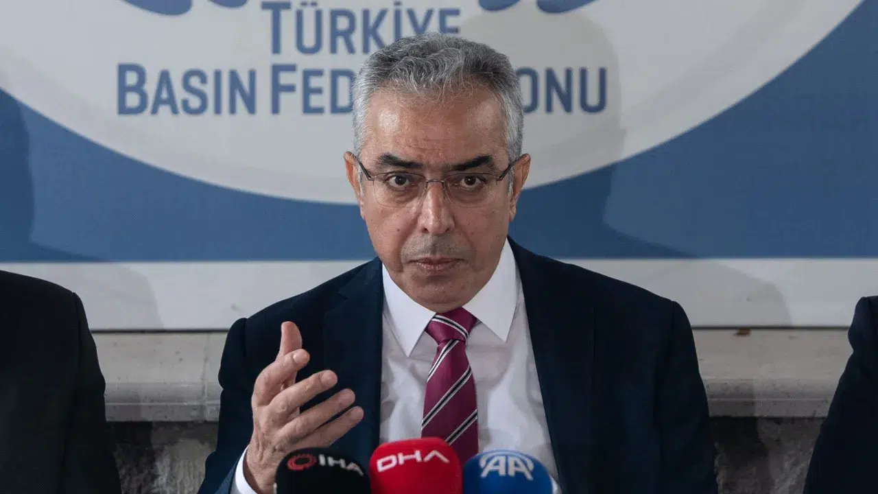 Mehmet Uçum: Yeni anayasa için en gerçekçi hedef TBMM'nin 29. dönemi