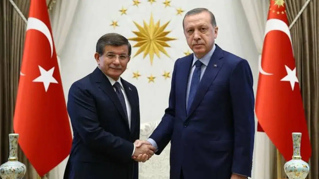 Ahmet Davutoğlu, Cumhurbaşkanı Erdoğan'ı oğlunun nikahına davet etti