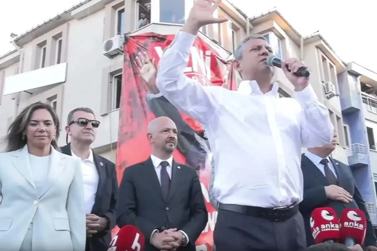 Özgür Özel: Biz doğru taraftayız, milletin tarafındayız, AK Parti'nin karşısındayız