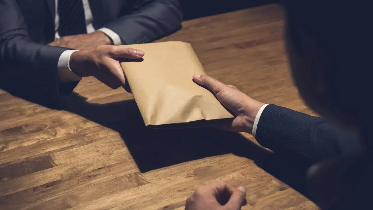Yargıtay’dan Rüşvet Davasında Şartlı Teklifler İçin Beraat Kararı