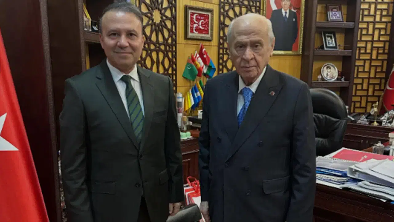 Bahçeli'nin danışmanından tribünlerdeki 'Öcalan' sloganına tepki: 'Bunu ilk bulan kimdir?'