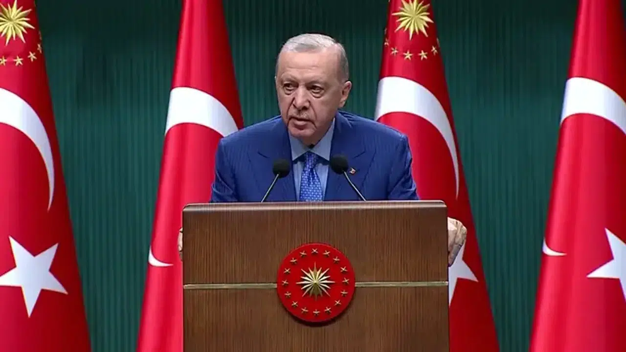 Cumhurbaşkanı Erdoğan'dan fon çıkışı: Milletin malına el uzatan devleti karşısında bulur