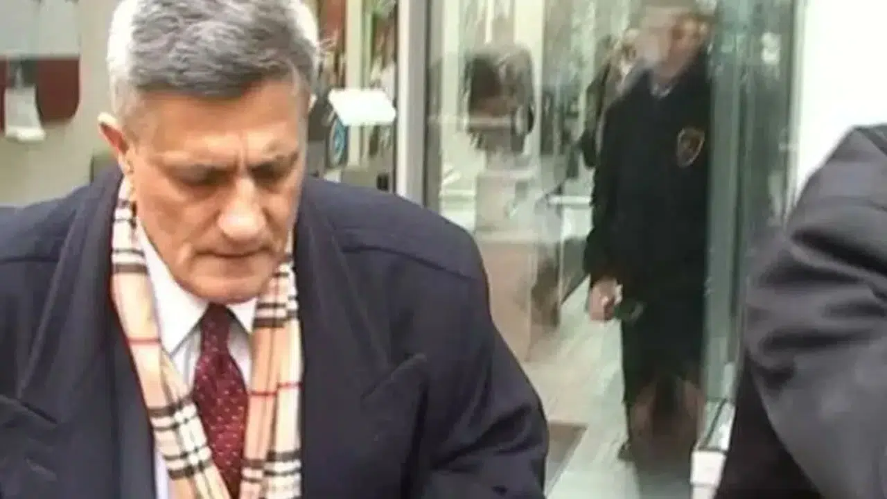 Eski MİT görevlisi Kaşif Kozinoğlu soruşturması: 11 cezaevi çalışanı hakkında gözaltı kararı
