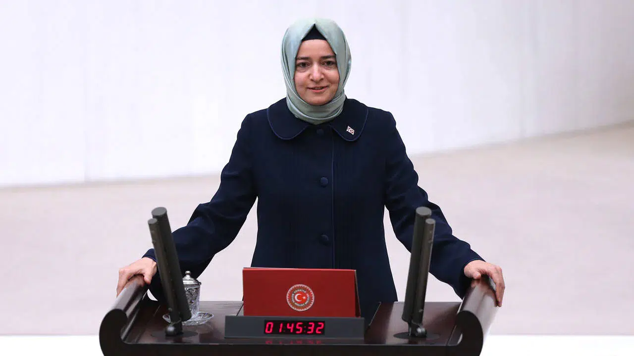 Fatma Betül Sayan Kaya, Muhammed Yarız’ın jetiyle hacca gitmediğini açıkladı