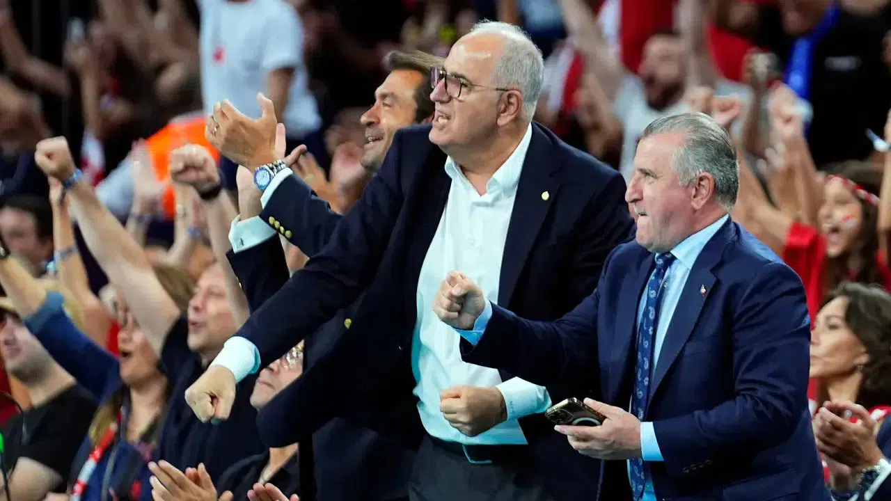 Üstündağ: Dünyada rekoru kırılmayan bir başarı elde ettik