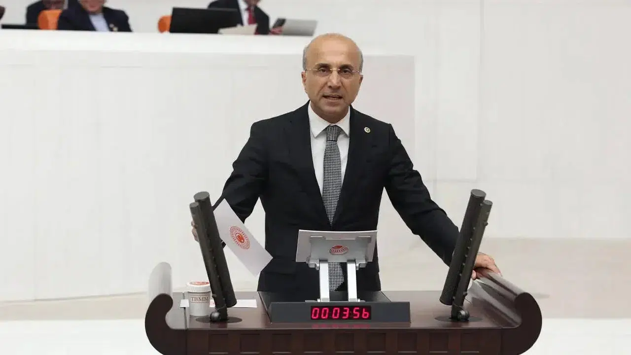 Yeni Parti'li Genç: Belediyeleri hanenize yazabilirsiniz ama halkın iradesini yazamazsınız