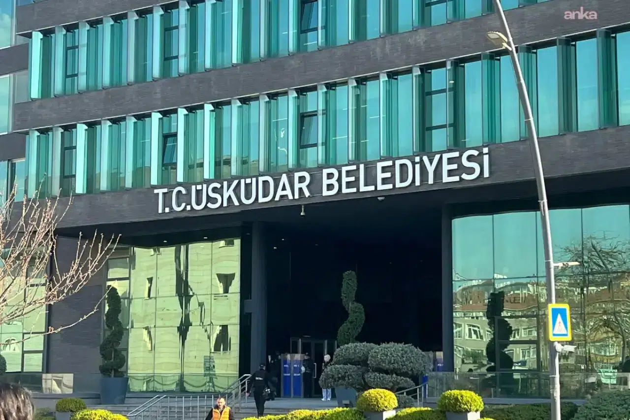Üsküdar'da iki başkan yardımcısı gözaltına alındı