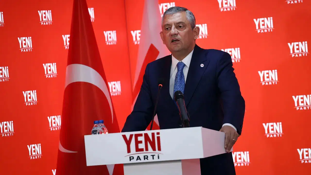 Yeni Parti Genel Başkanı Özel: Bu hikayeyi kimse dışarıdan seyretmesin