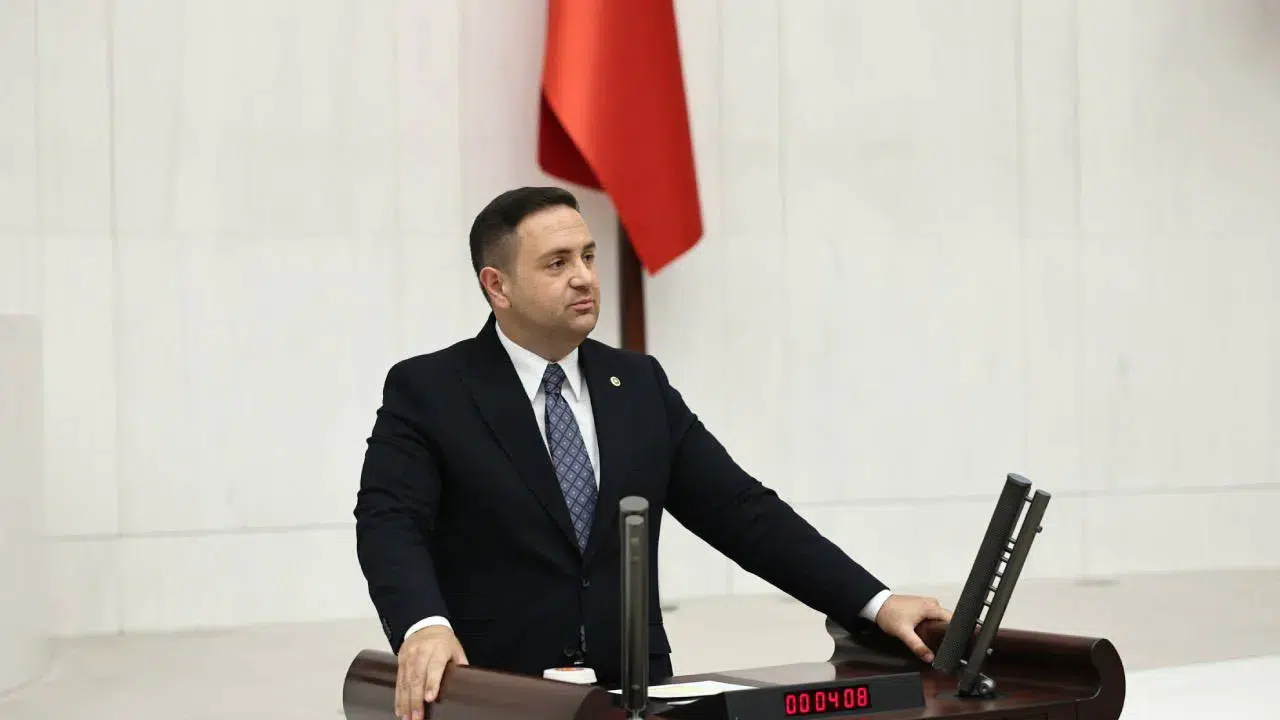 Umut Akdoğan: 230 bin liralık telefonun 120 bin lirası vergi