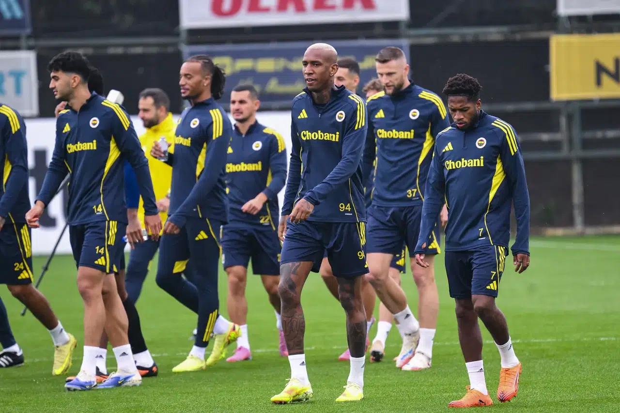 Fenerbahçe, Rizespor maçı öncesi milli oyuncularından yoksun çalıştı